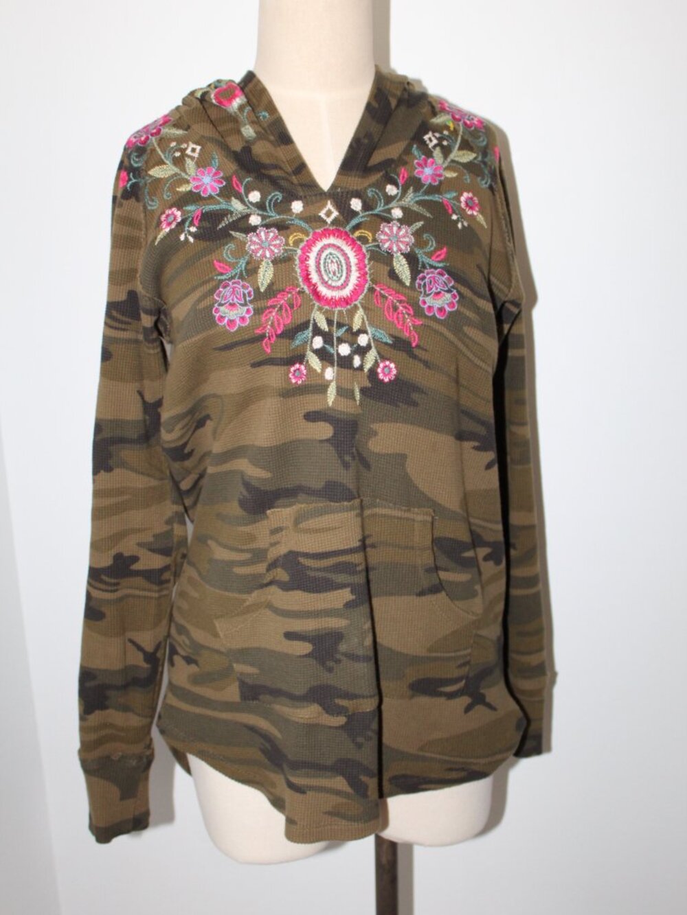 Johnny Was Biya JWLA 3JWorkshop Thermal Waffle Embroidered Hoodie Top Pullover L
